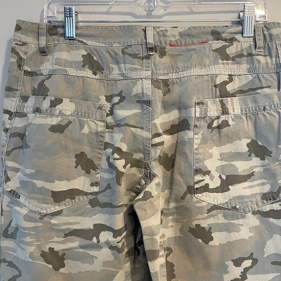 Camouflage Cargo Pants - Picture 5 of 5